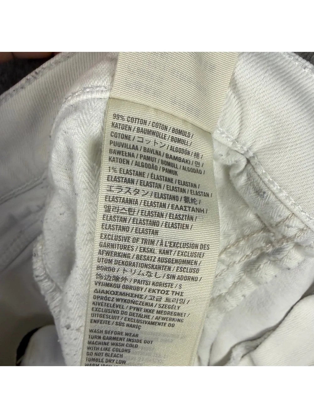 Abercrombie & Fitch White Distressed Denim Booty Shorts Size 10 Waist 30 2” 871